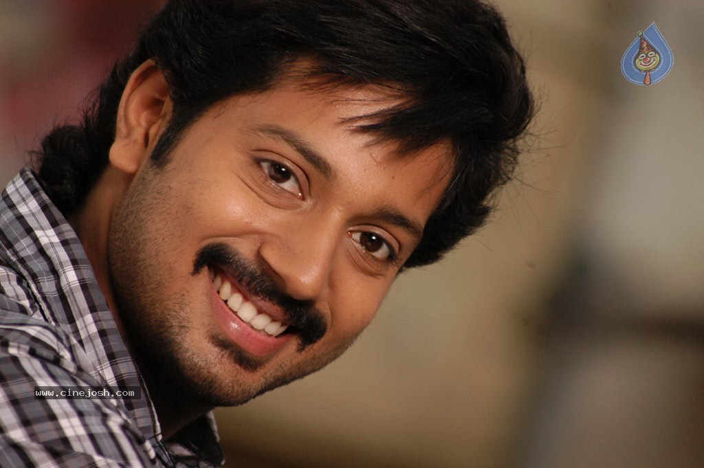 Ninaithathu Yaroo Tamil Movie Stills - 37 / 85 photos