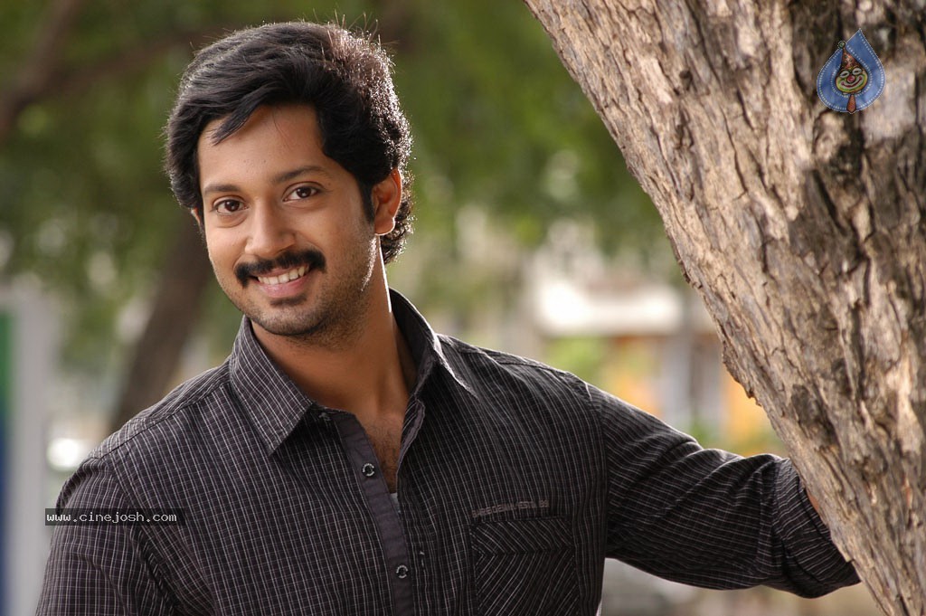 Ninaithathu Yaroo Tamil Movie Stills - 48 / 85 photos