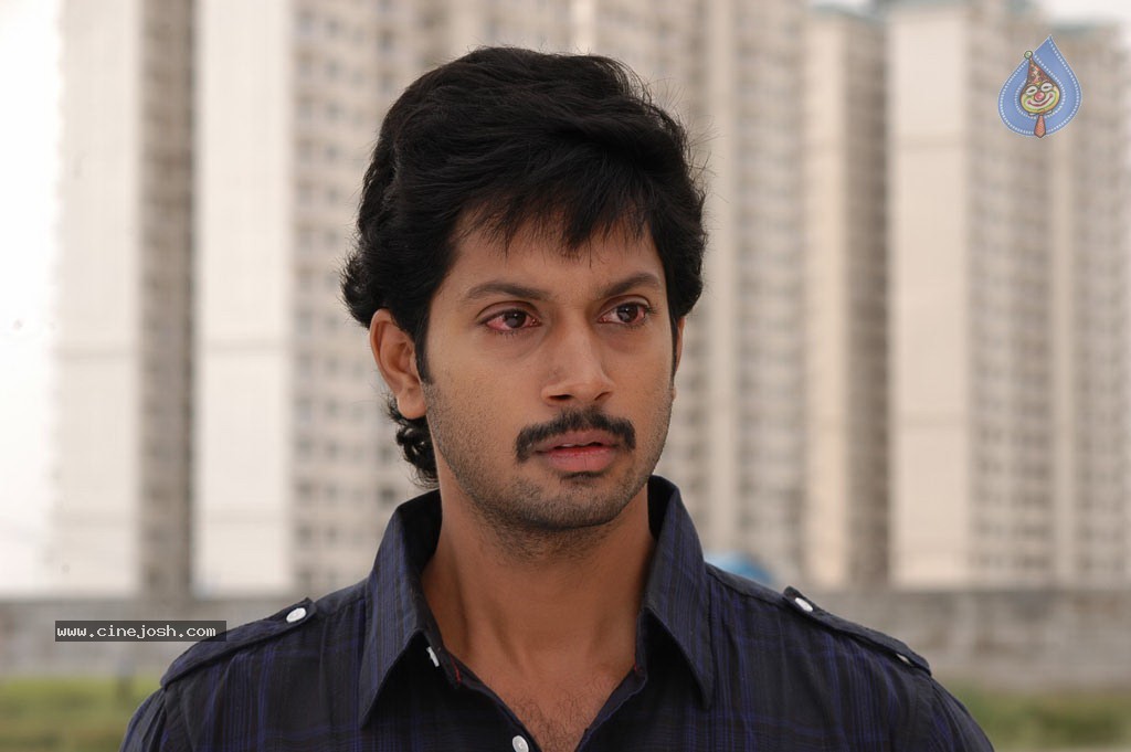 Ninaithathu Yaroo Tamil Movie Stills - 61 / 85 photos