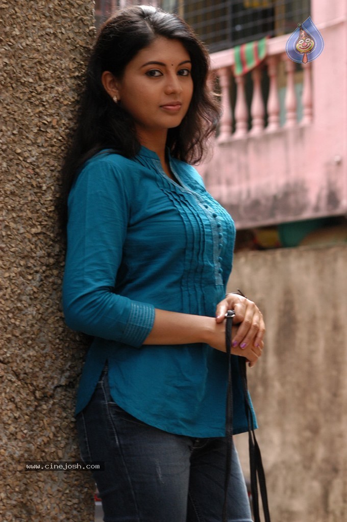 Ninaithathu Yaroo Tamil Movie Stills - 66 / 85 photos