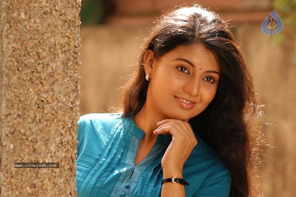 Ninaithathu Yaroo Tamil Movie Stills - 81 / 85 photos