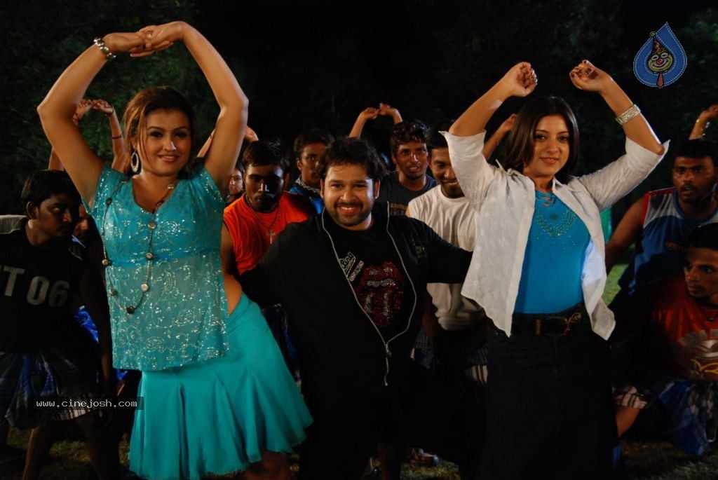 Ninaivil Nindraval Tamil Movie Stills - 60 / 124 photos