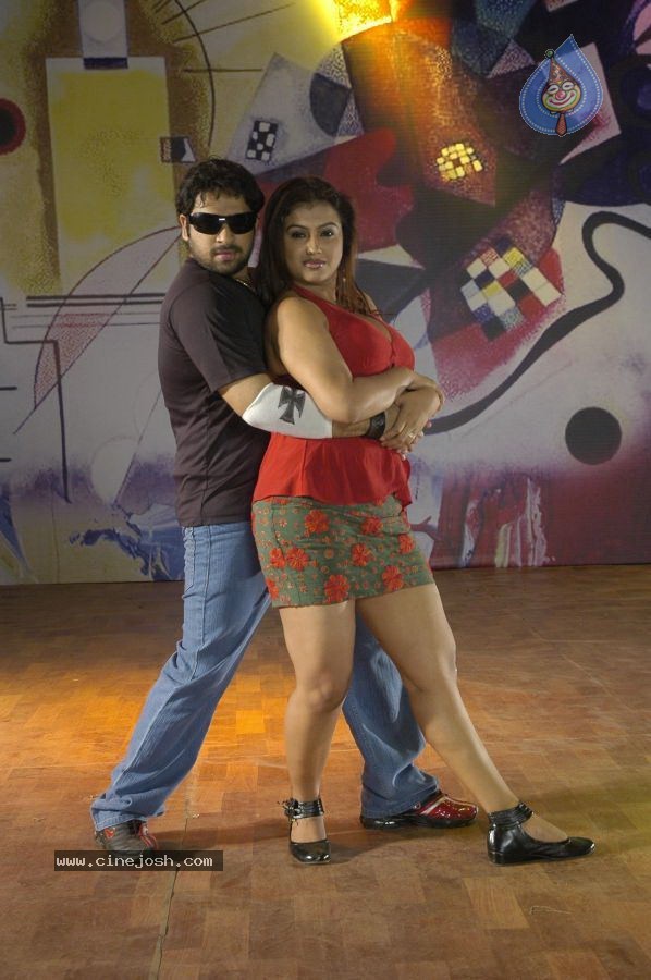 Ninaivil Nindraval Tamil Movie Stills - 77 / 124 photos