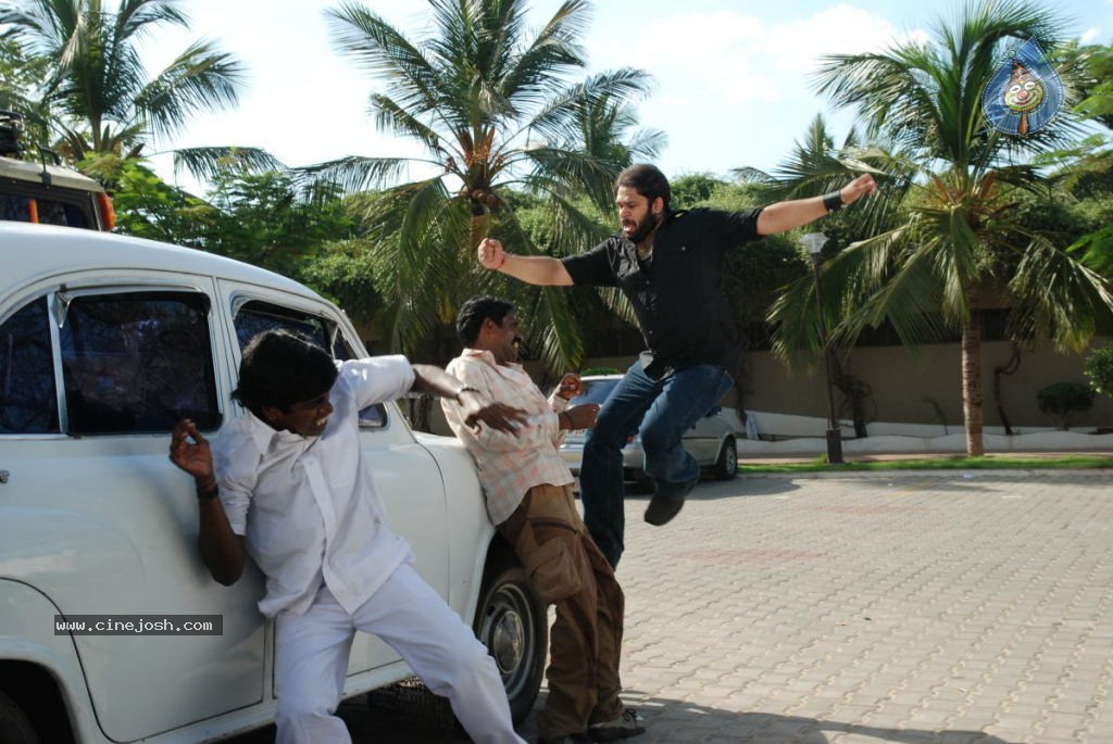 Ninaivil Nindraval Tamil Movie Stills - 79 / 124 photos