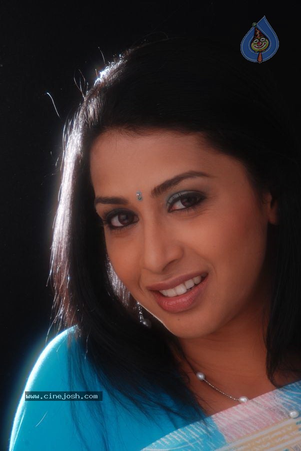 Ninaivil Nindraval Tamil Movie Stills - 92 / 124 photos