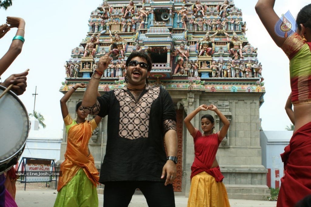 Ninaivil Nindraval Tamil Movie Stills - 116 / 124 photos