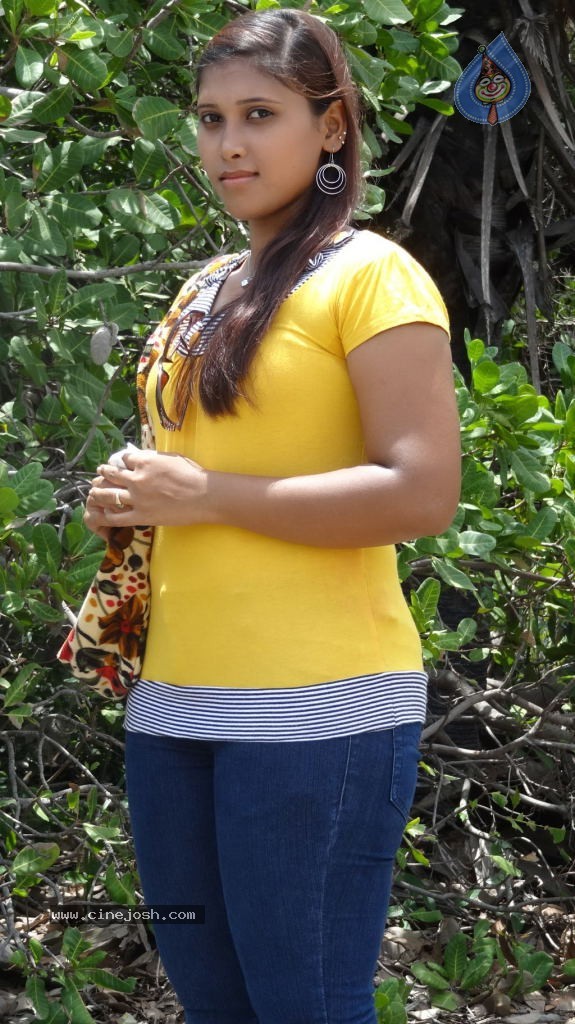 Ninnaiye Radhiyendru Ninaikkindrenadi Tamil Movie Stills - 47 / 96 photos
