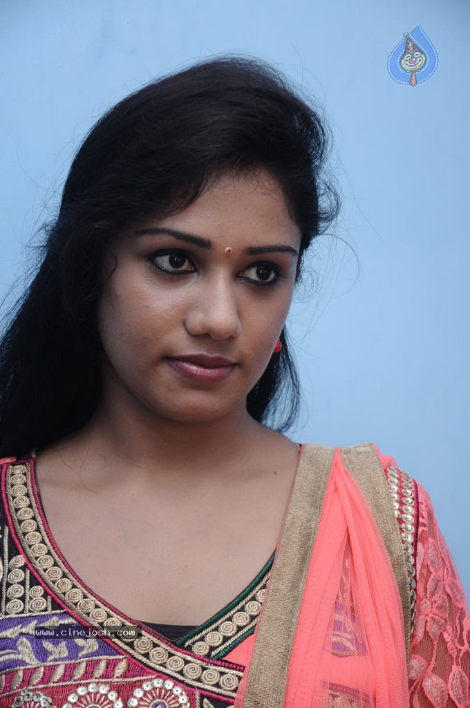 Ninnaiye Radhiyendru Ninaikkindrenadi Tamil Movie Stills - 75 / 96 photos