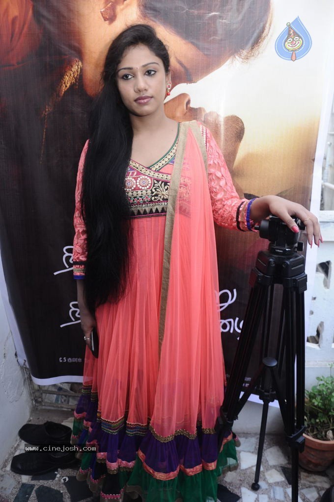 Ninnaiye Radhiyendru Ninaikkindrenadi Tamil Movie Stills - 82 / 96 photos