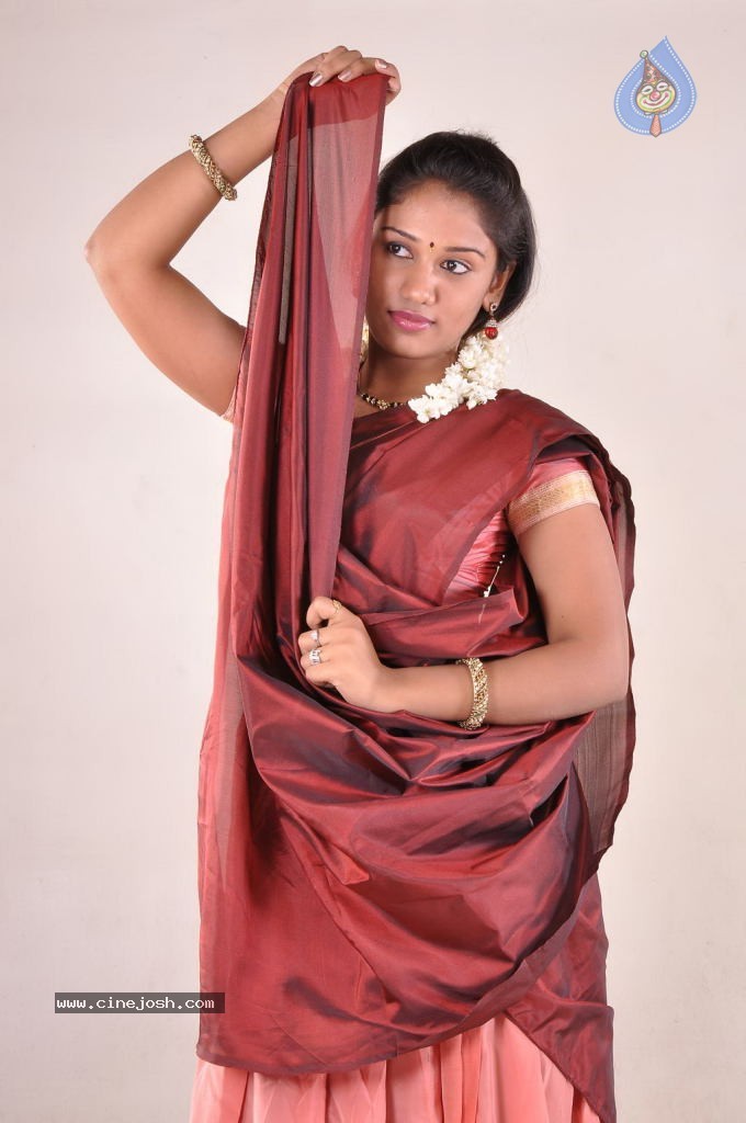 Ninnaiye Radhiyendru Ninaikkindrenadi Tamil Movie Stills - 84 / 96 photos