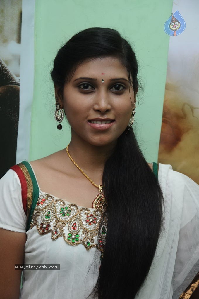 Ninnaiye Radhiyendru Ninaikkindrenadi Tamil Movie Stills - 89 / 96 photos