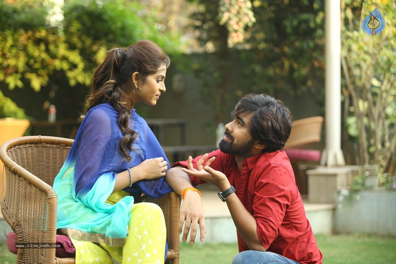 Ninne Chusthu Movie Photos - 2 / 14 photos