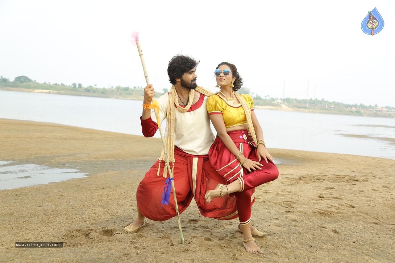 Ninne Chusthu Movie Photos - 12 / 14 photos
