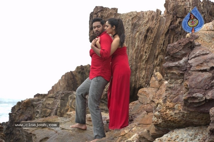 Ninne Pelladatha Movie Stills - 11 / 20 photos