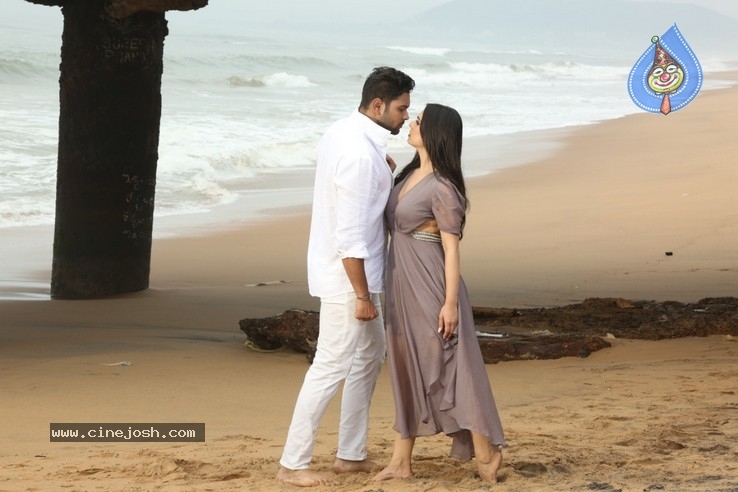 Ninne Pelladatha Movie Stills - 20 / 20 photos