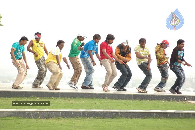 NINU CHOOSINA KSHANANA  Movie Stills - 15 / 16 photos