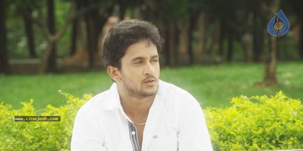 Ninu Chusaka Movie Stills n Posters - 6 / 72 photos