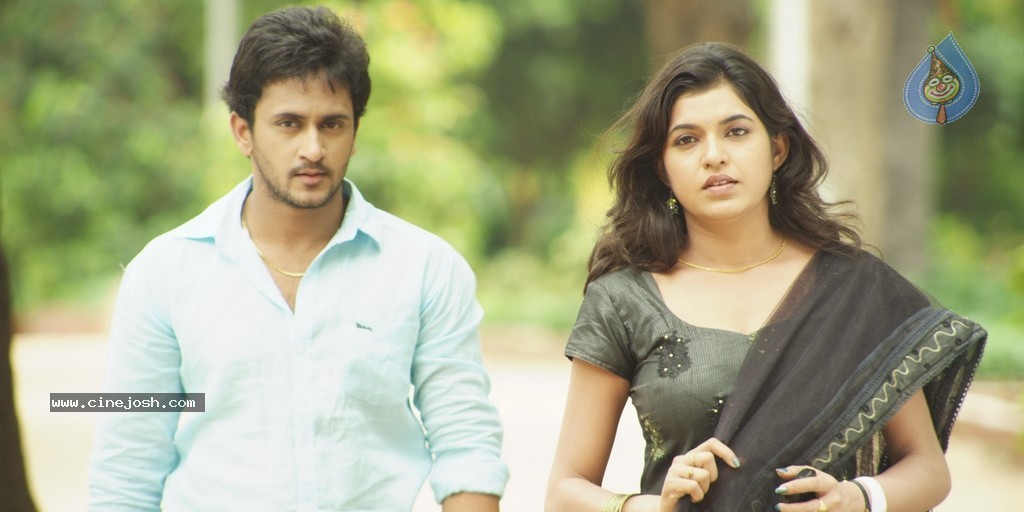 Ninu Chusaka Movie Stills n Posters - 11 / 72 photos