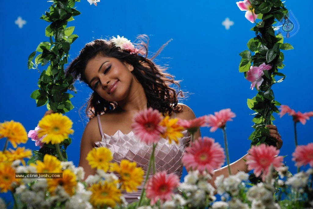 Nirantharam Nee Oohale Movie Stills - 15 / 21 photos