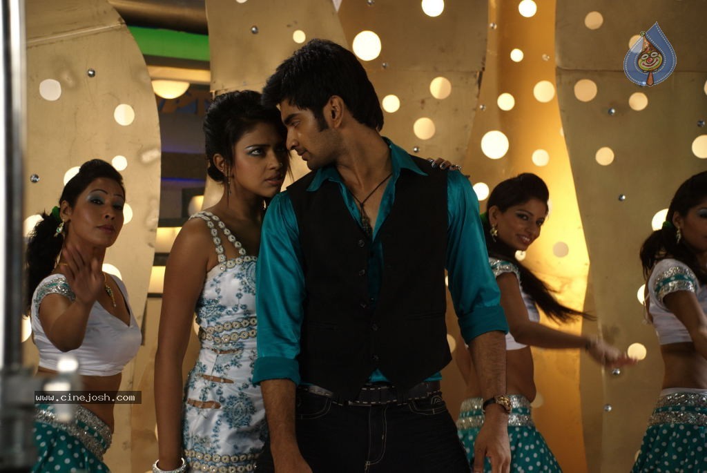 Nirantharam Nee Oohale Movie Stills - 17 / 21 photos