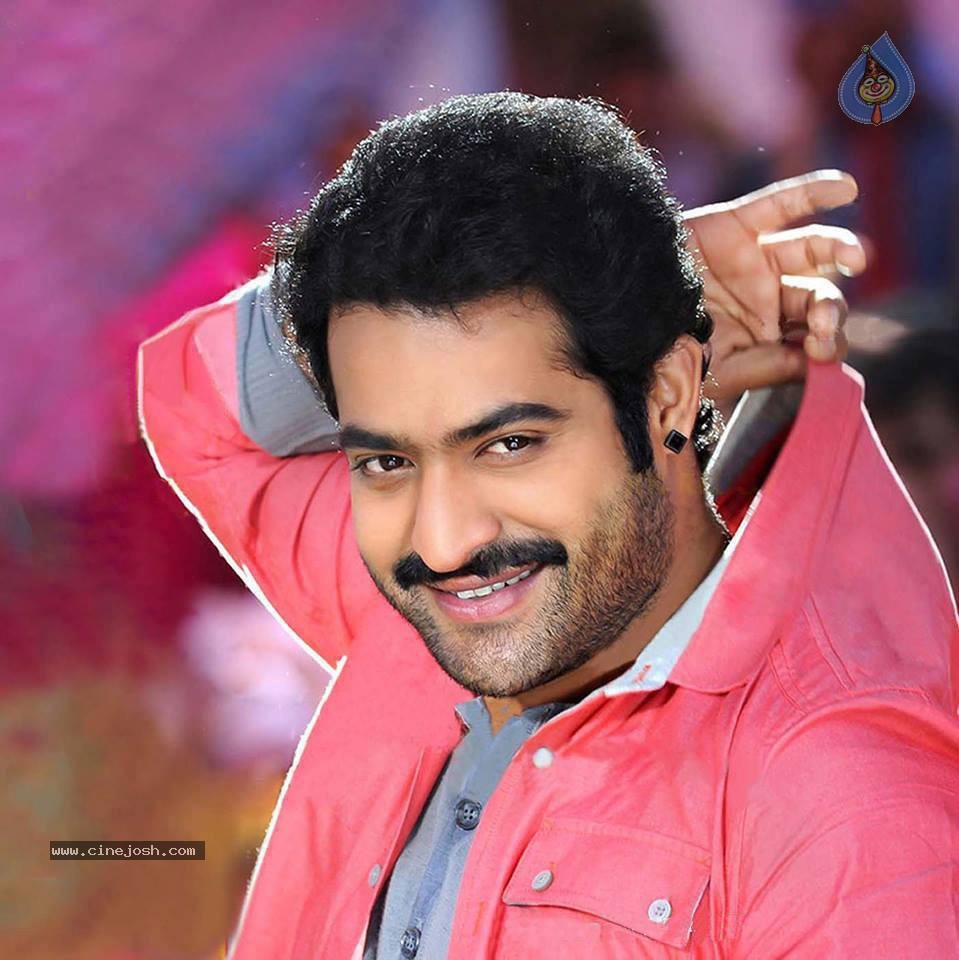 NTR Stills in Ramayya Vastavayya - 2 / 4 photos