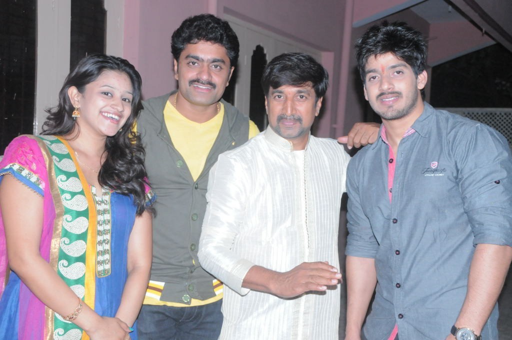 Nuvu Nadiche Darilo Movie Launch - 37 / 38 photos