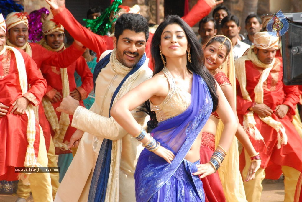 Nuvva Nena Movie Hot Stills - 23 / 25 photos