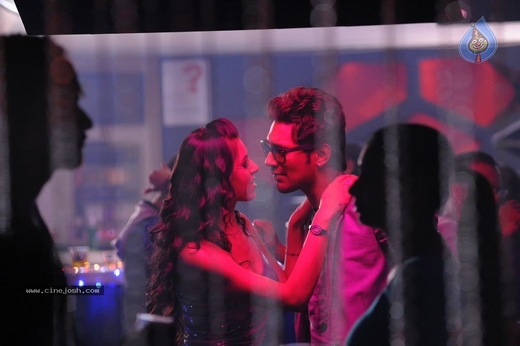 Nuvvala Nenila Movie New Photos - 23 / 41 photos
