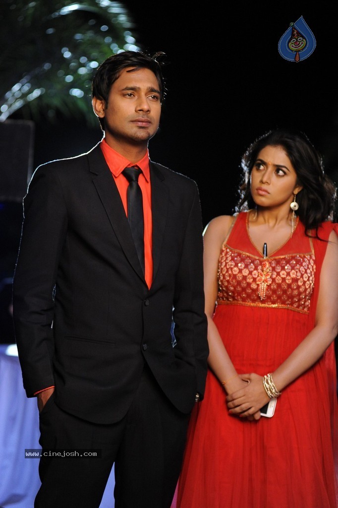 Nuvvala Nenila Movie New Photos - 25 / 41 photos