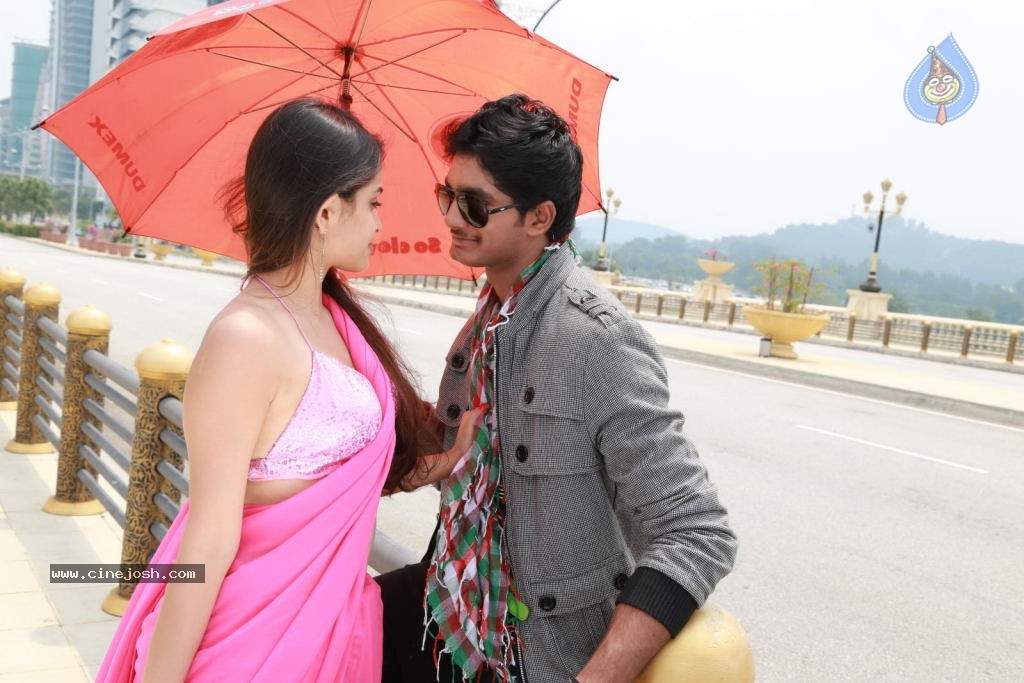 Nuvve Naa Bangaram Stills - 22 / 31 photos