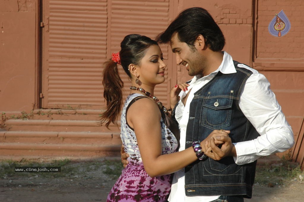 Nuvvekkadunte Nenakkadunta Movie Stills - 15 / 70 photos
