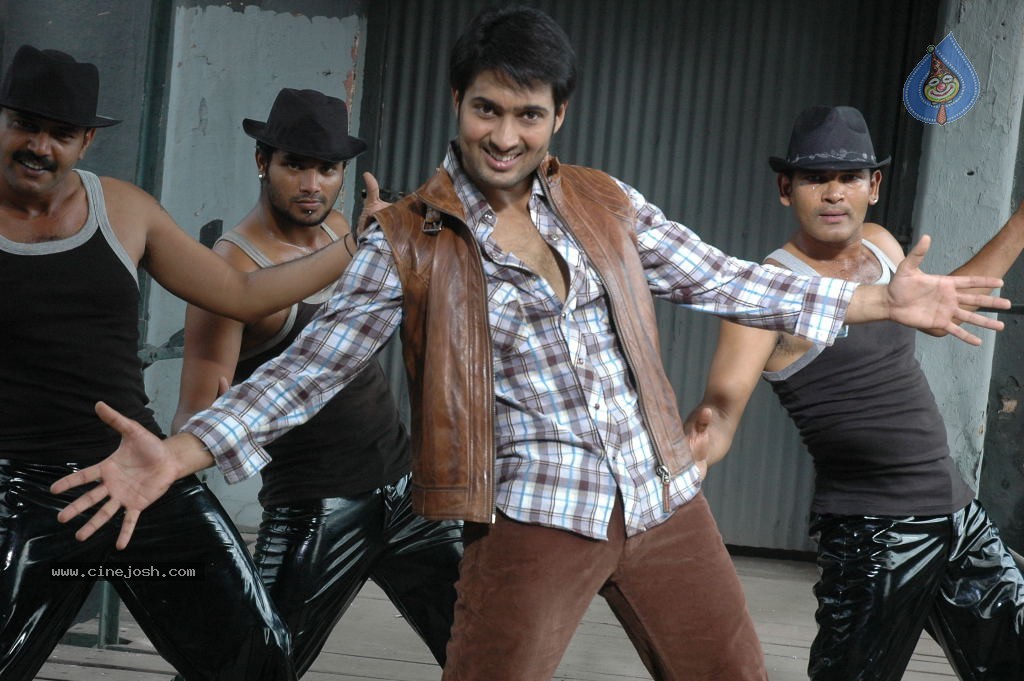 Nuvvekkadunte Nenakkadunta Movie Stills - 47 / 70 photos