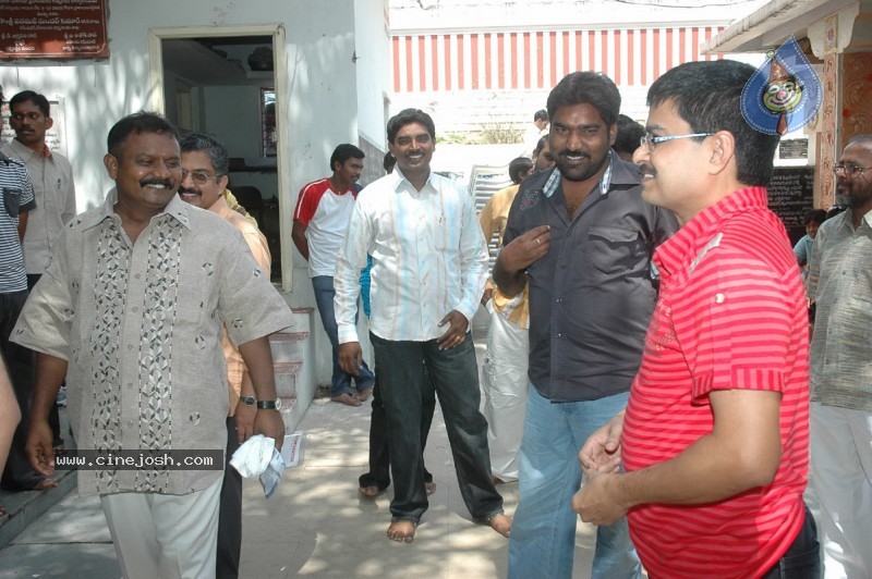  Nuvvekkadunte Nenakkadunta New Movie Stills  - 48 / 60 photos