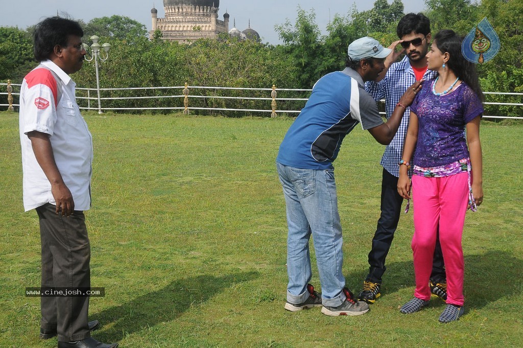Nuvvena Adi Neevenaa Movie Stills - 5 / 24 photos