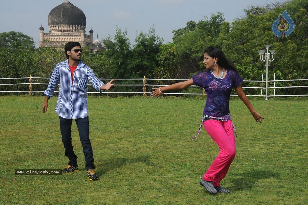 Nuvvena Adi Neevenaa Movie Stills - 10 / 24 photos