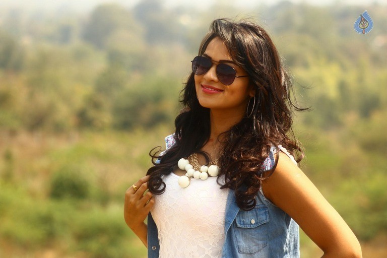 Nuvvu Nenu Osey Orey Movie Posters and Stills - 57 / 62 photos