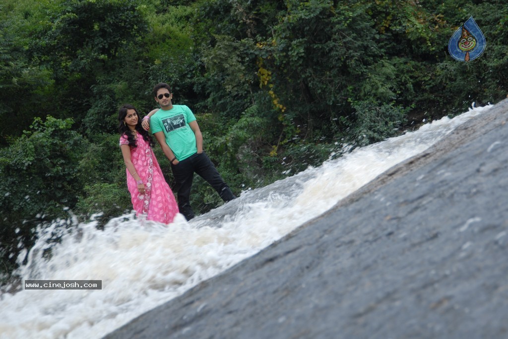O Cheliya Movie New Stills - 2 / 5 photos