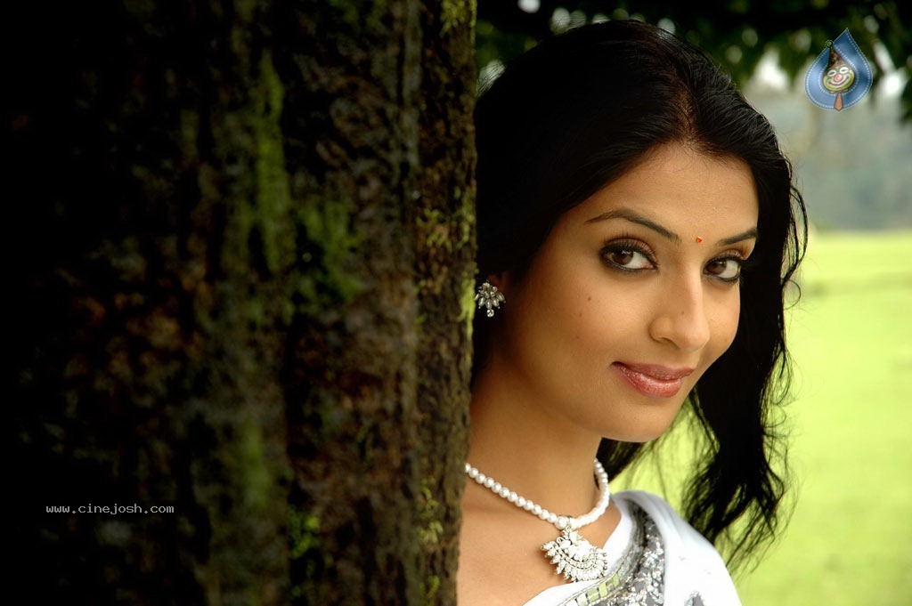 Oda Oda Kadhal Korayala Tamil Movie Stills - 14 / 46 photos
