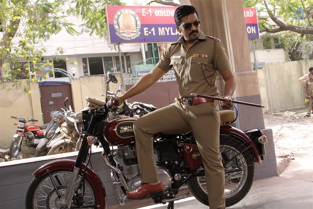Odi Odi Uzhaikkanum Tamil Film Photos - 6 / 10 photos