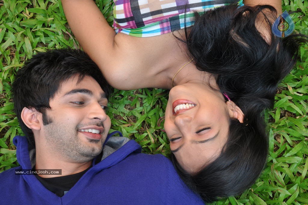 Oduthalam Tamil Movie Hot Stills - 7 / 29 photos