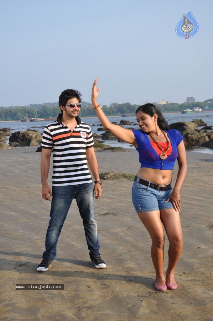 Oduthalam Tamil Movie Hot Stills - 18 / 29 photos