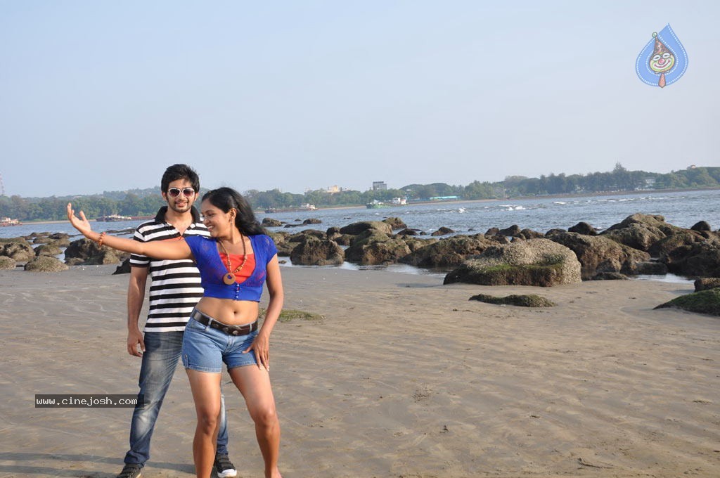 Oduthalam Tamil Movie Hot Stills - 27 / 29 photos