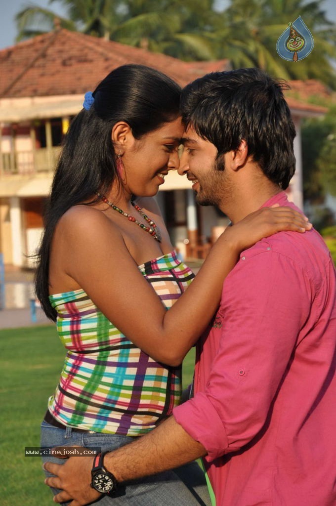 Oduthalam Tamil Movie Stills - 6 / 67 photos