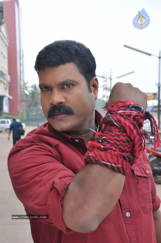 Oduthalam Tamil Movie Stills - 11 / 67 photos