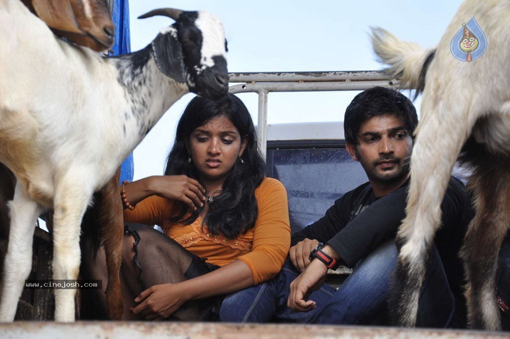 Oduthalam Tamil Movie Stills - 14 / 67 photos