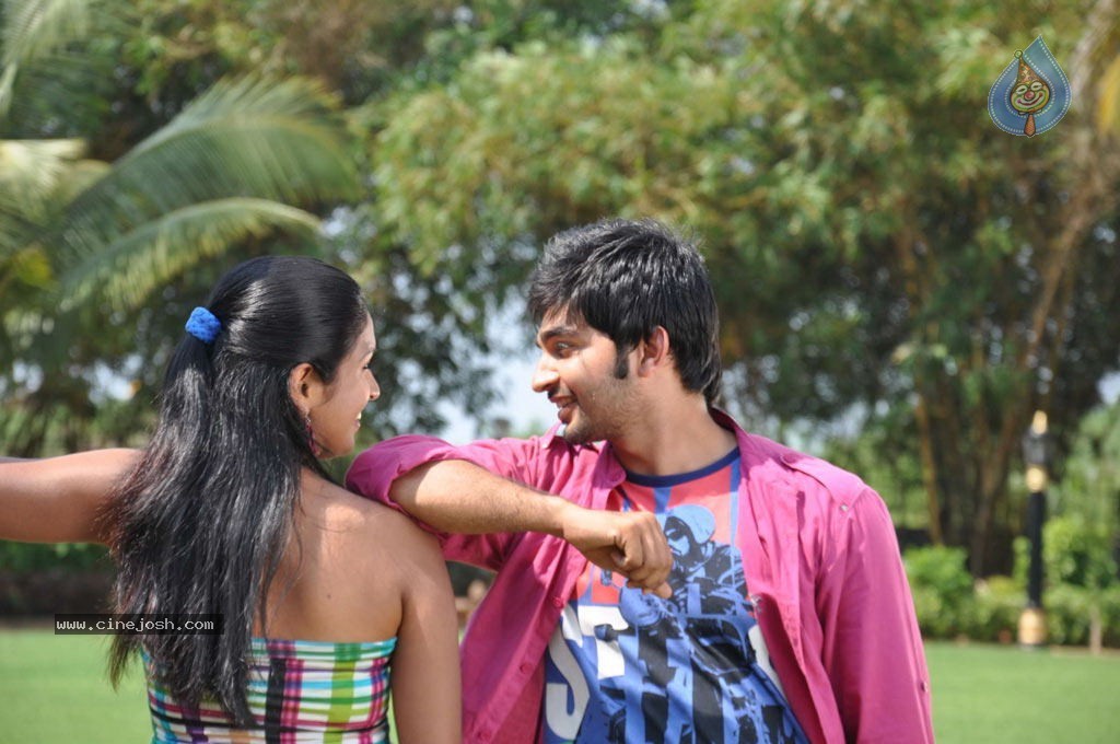 Oduthalam Tamil Movie Stills - 23 / 67 photos