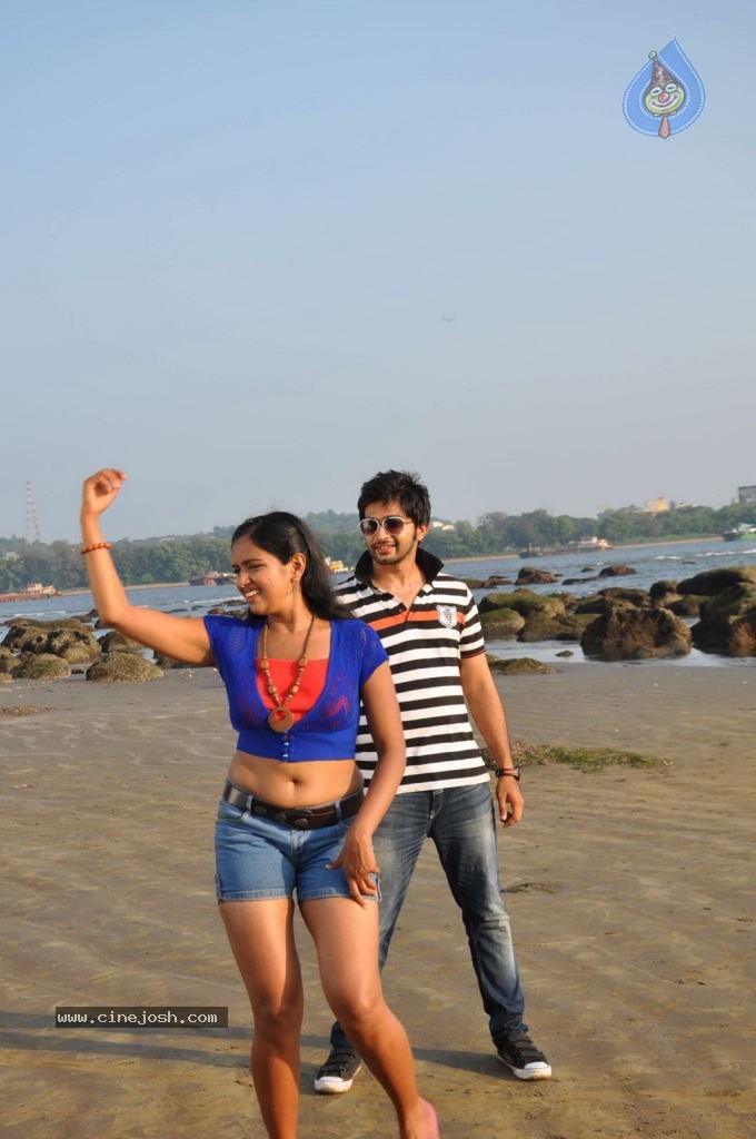 Oduthalam Tamil Movie Stills - 35 / 67 photos