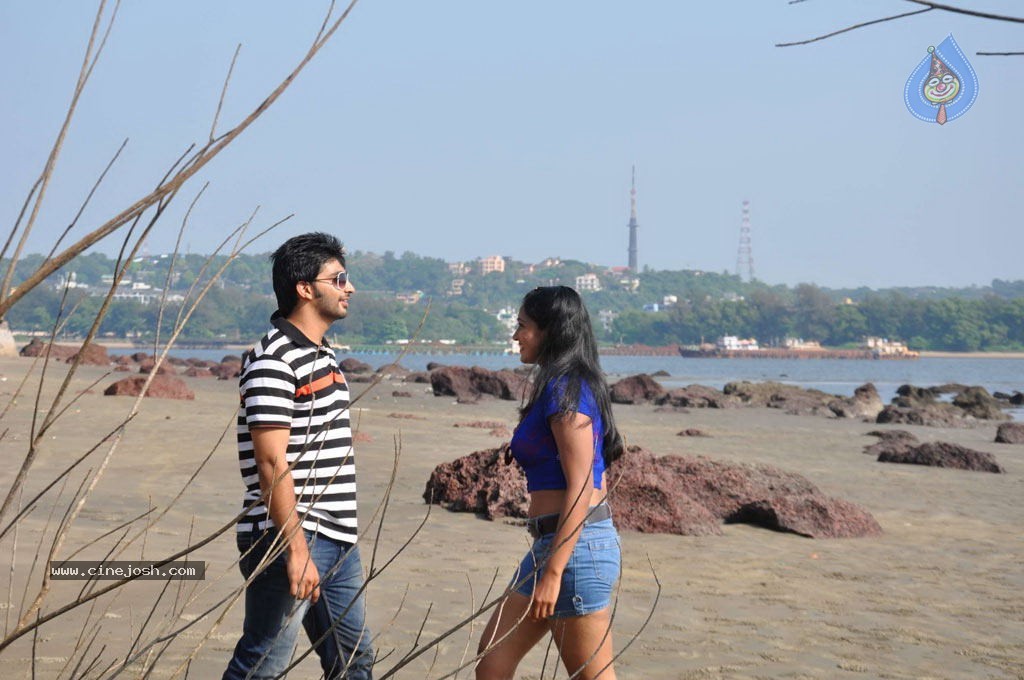 Oduthalam Tamil Movie Stills - 44 / 67 photos
