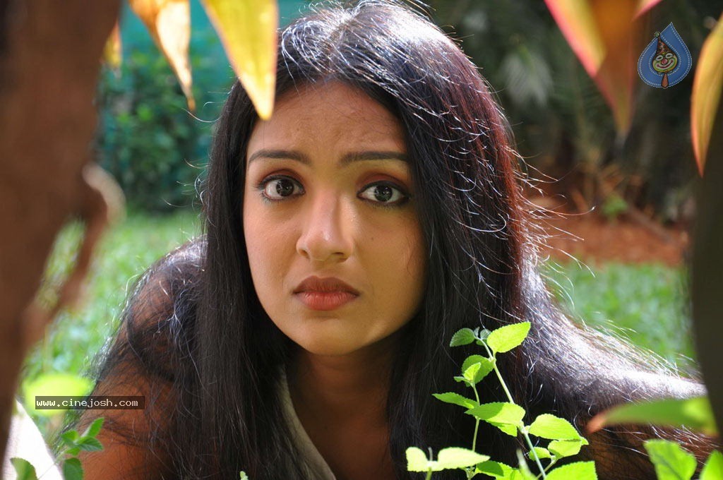 Oduthalam Tamil Movie Stills - 47 / 67 photos