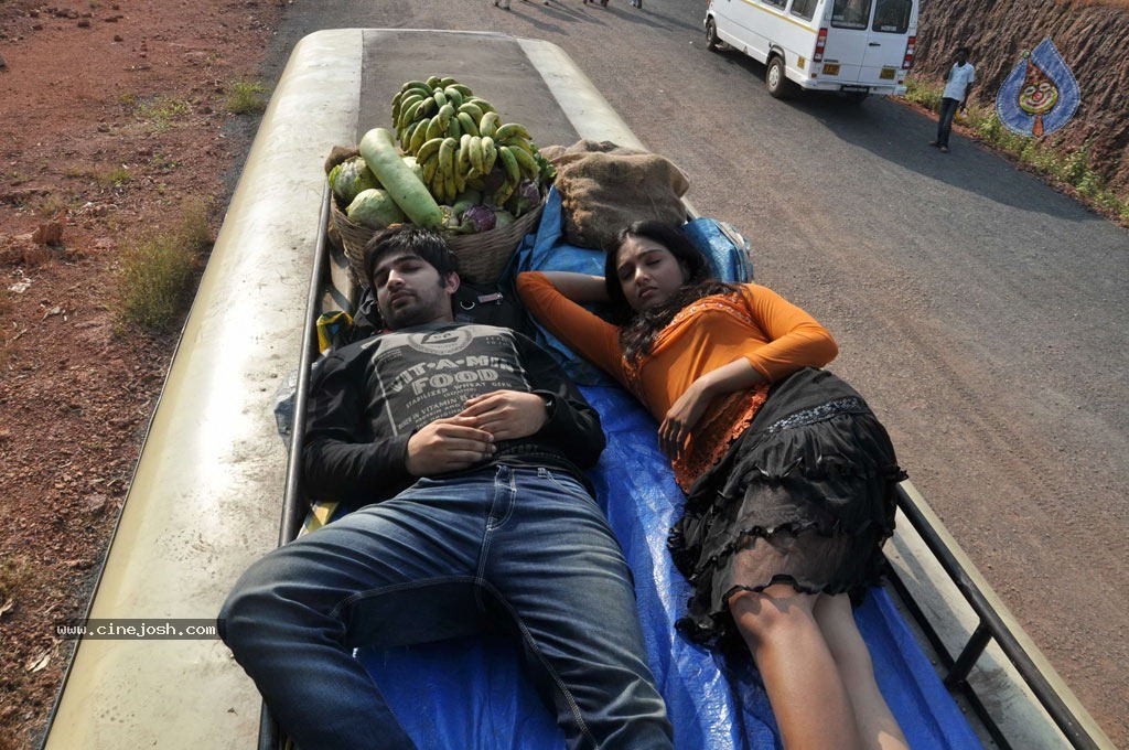 Oduthalam Tamil Movie Stills - 50 / 67 photos